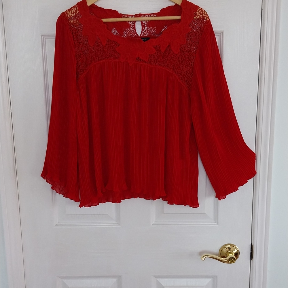 Beautiful  Nanette Lepore NYC Blouse Pleated with Lace